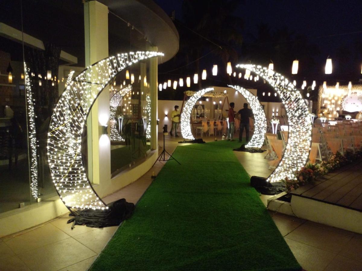 Angamaly Convention Centre Hotell Kochi Exteriör bild