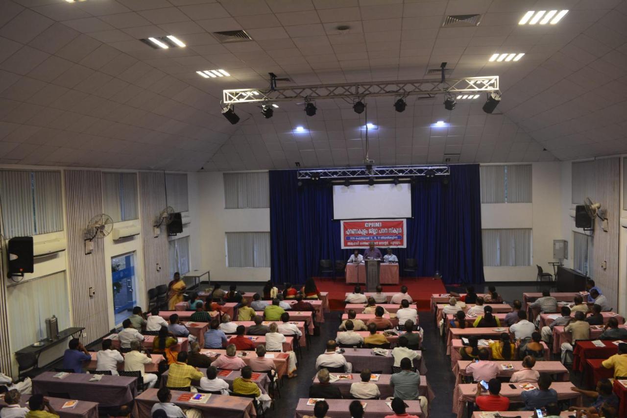 Angamaly Convention Centre Hotell Kochi Exteriör bild