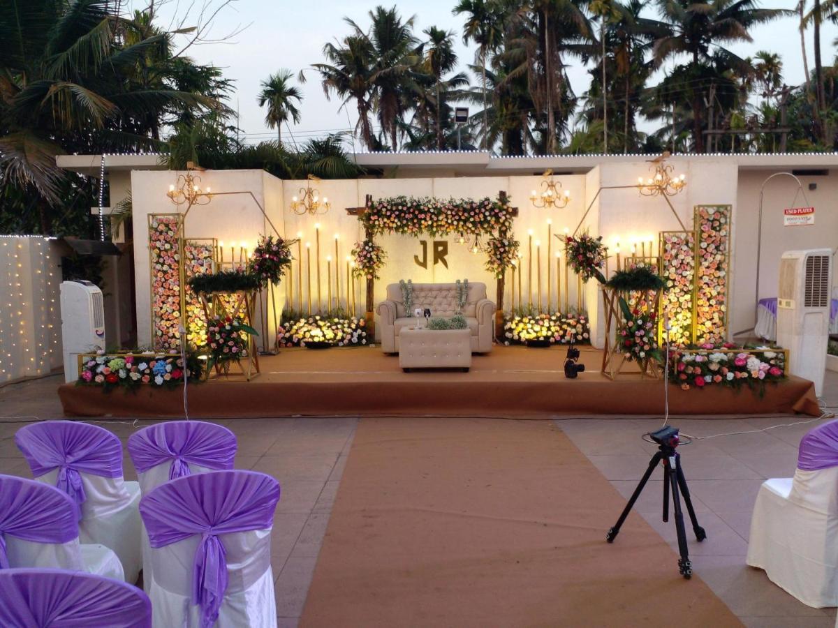 Angamaly Convention Centre Hotell Kochi Exteriör bild